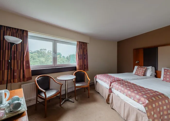 Top Hotels Near Glasgow Airport for Convenience