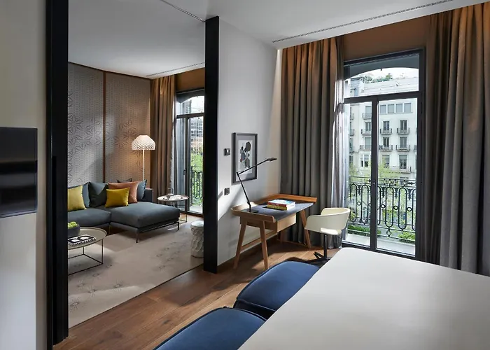 Top Hotels with Pool in Barcelona